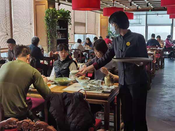 时报观察 春节服务消费表现亮眼 未来升级扩容前景广阔
