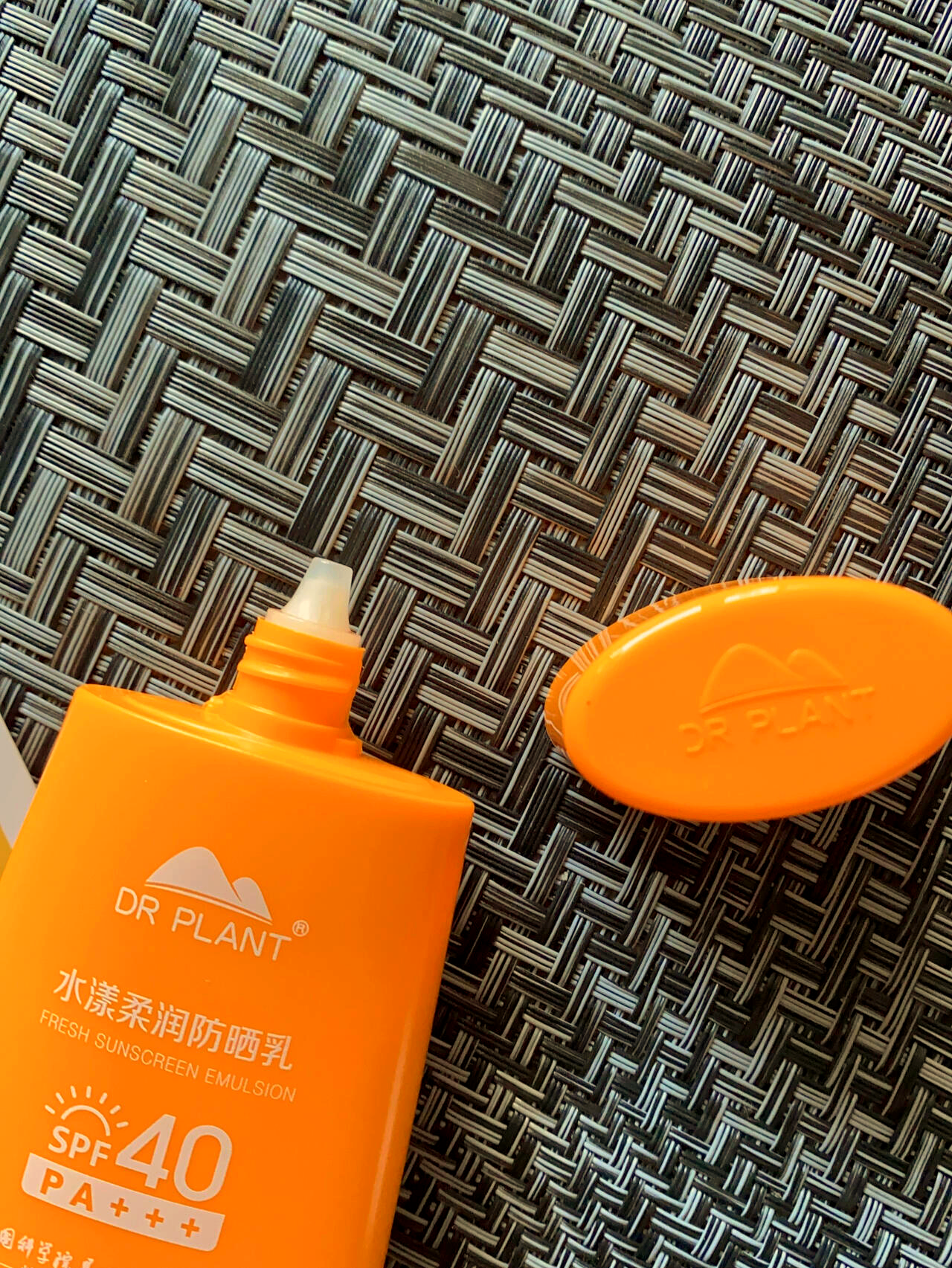 王俊凯现场助阵植物医生第六届防晒节，解锁国货美妆三重进化论